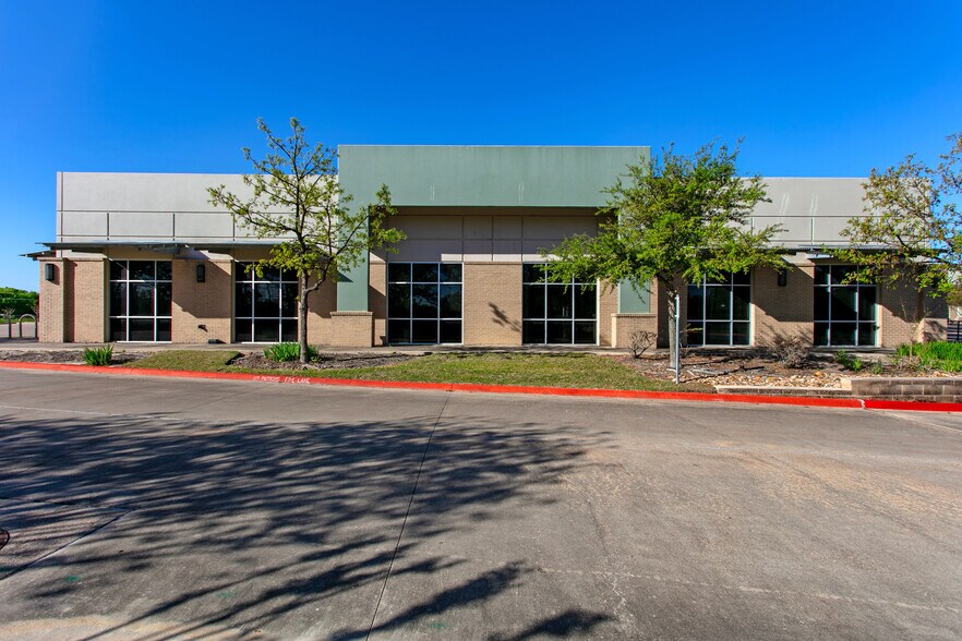 More Photos Of 402 Harvey Mitchell Pky, College Station Office For Sale