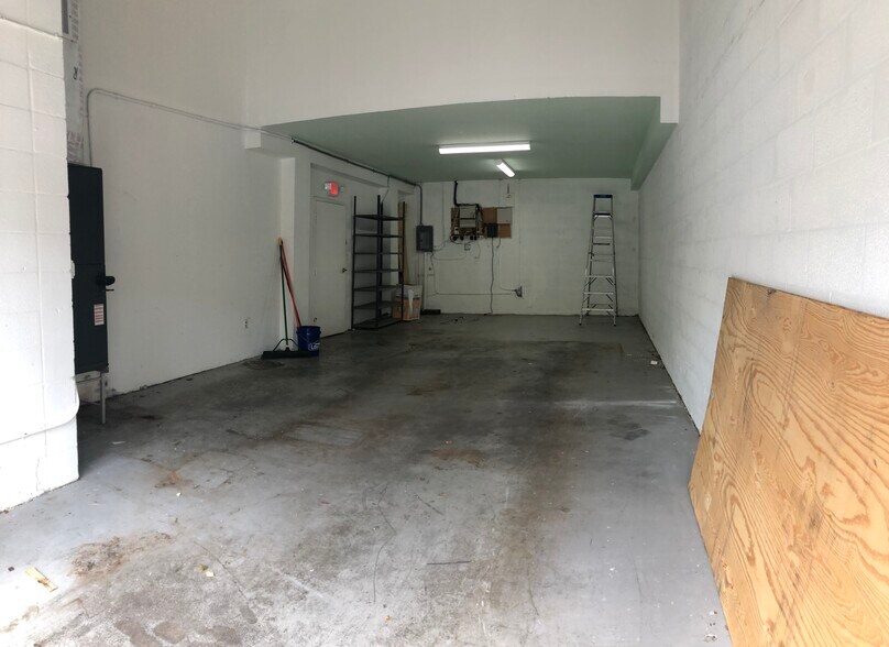 More Photos Of 13301-13347 SW 135th Ave, Miami Warehouse For Lease
