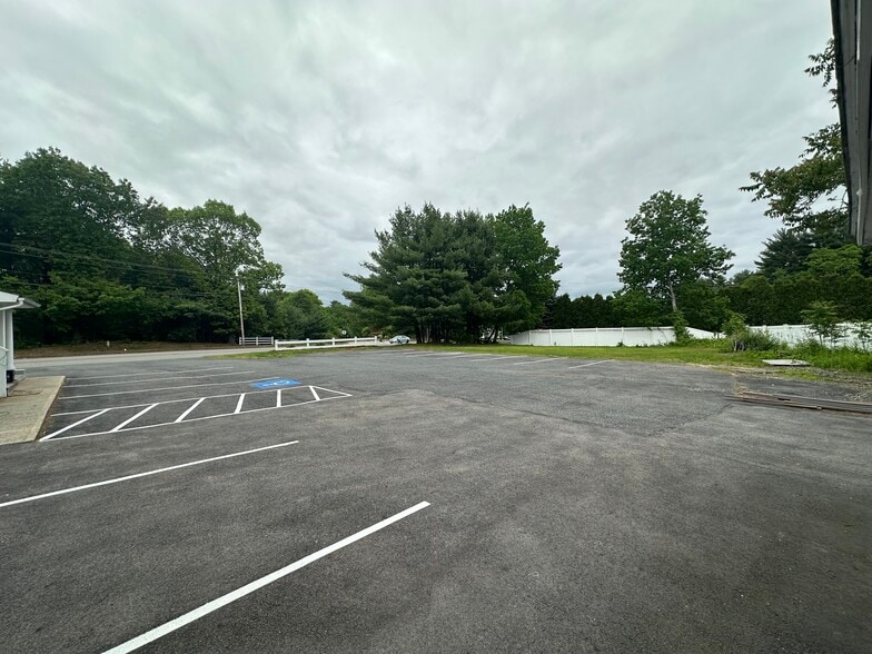 More Photos Of 326 Main St, Northborough Freestanding For Sale