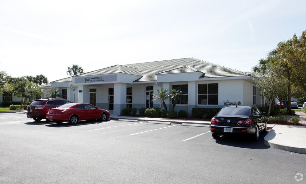 More Photos Of 6150 Diamond Centre Ct, Fort Myers Medical For Sale