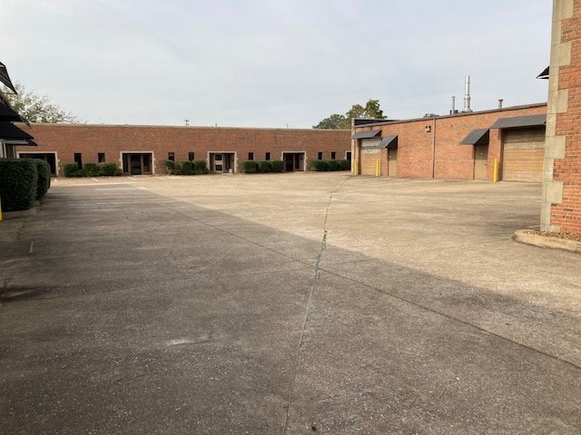 More Photos Of 2511 Riverside Dr, Chattanooga Showroom For Lease