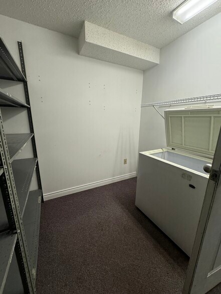 More Photos Of 725 Gibralter St, Norfolk Flex For Sale