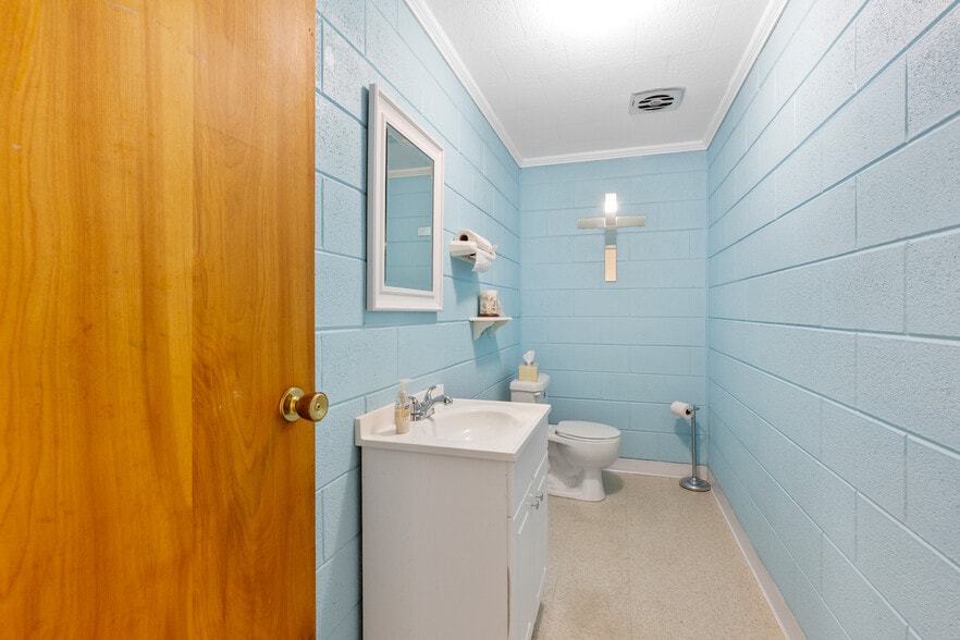 More Photos Of 1920 Park Ave, Rockingham Religious Facility For Sale