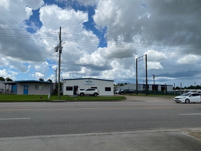 More Photos Of 4770 Washington Blvd, Beaumont Light Distribution For Lease