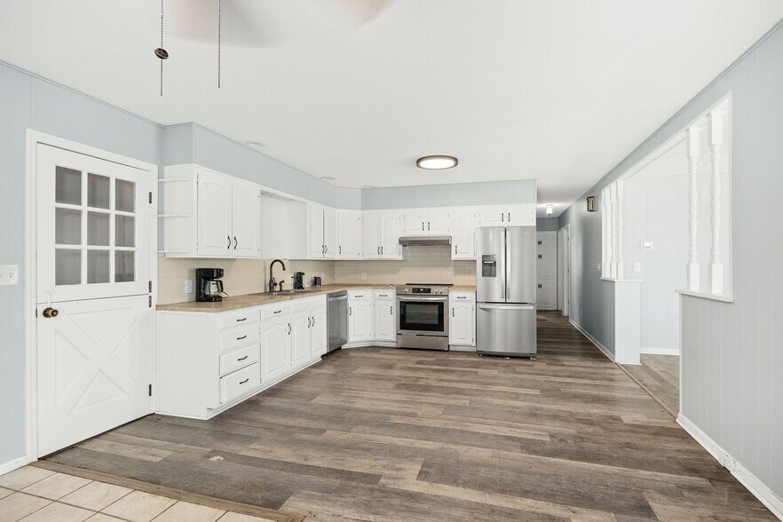 More Photos Of 802 E Nodaway St, Oregon Flex For Sale