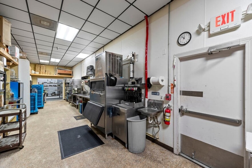 More Photos Of 4725 Vincennes Blvd, Cape Coral Restaurant For Sale