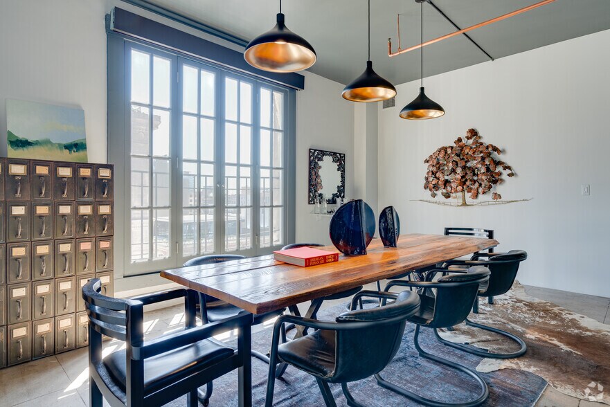 More Photos Of 521-527 W 7th St, Los Angeles Coworking Space