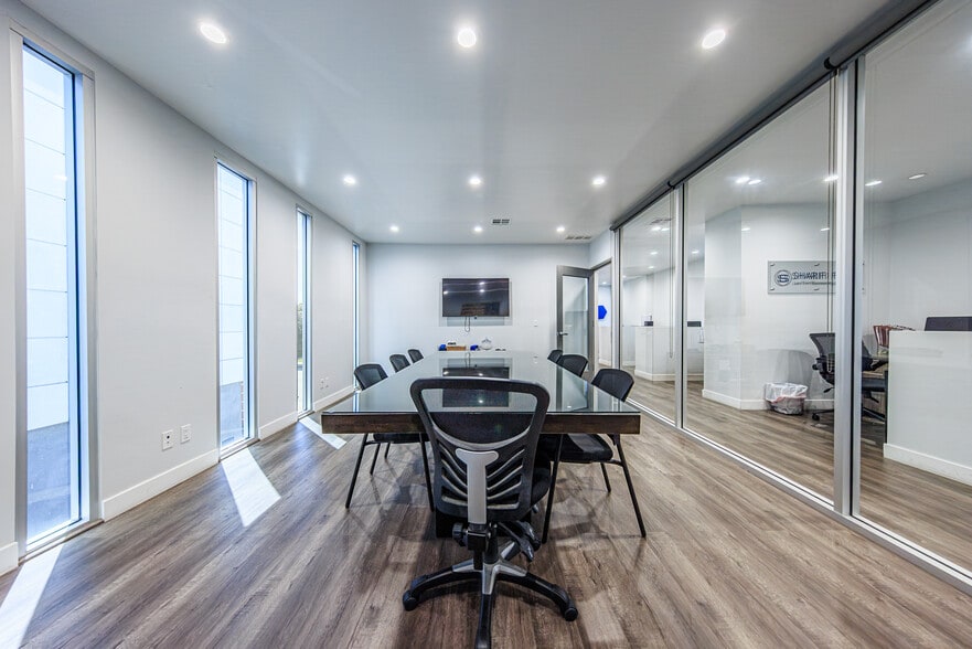 More Photos Of 2330 Westwood Blvd, Los Angeles Office For Sale