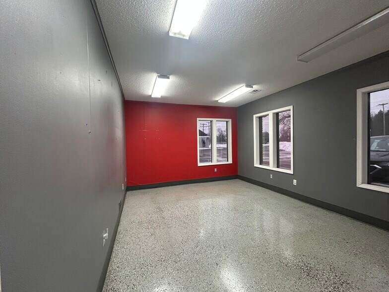 More Photos Of 9350 Shaver Rd, Portage Manufacturing For Lease