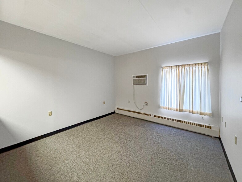 More Photos Of 1020 Shamrock Ln, Centerville Multifamily For Sale