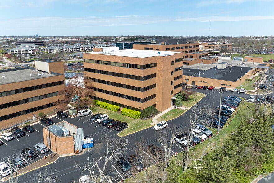 More Photos Of 120 N Eagle Creek Dr, Lexington Medical For Lease