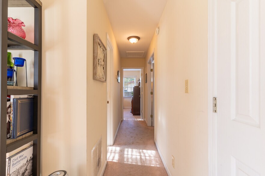 More Photos Of 1537 Jackson St, Locust Grove Office Residential For Sale