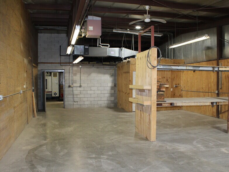 More Photos Of 683 Sullivan Dr, Fond Du Lac Warehouse For Sale