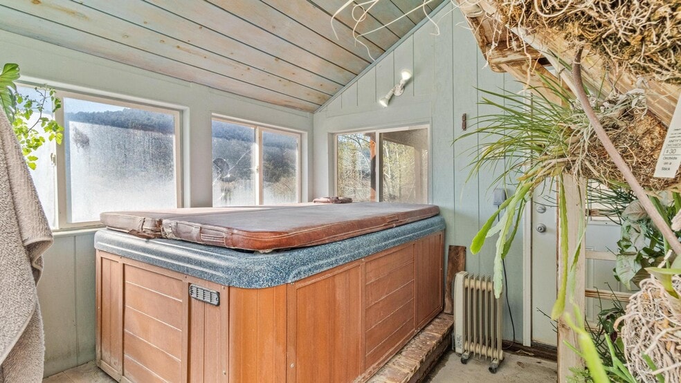 More Photos Of 295 N Main St, Glendale Hospitality For Sale