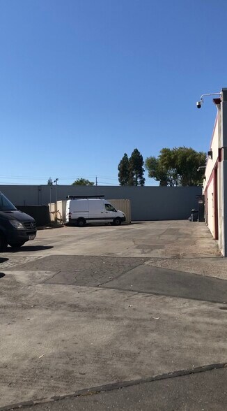 More Photos Of 3680-3730 Yale Way, Fremont Warehouse For Lease