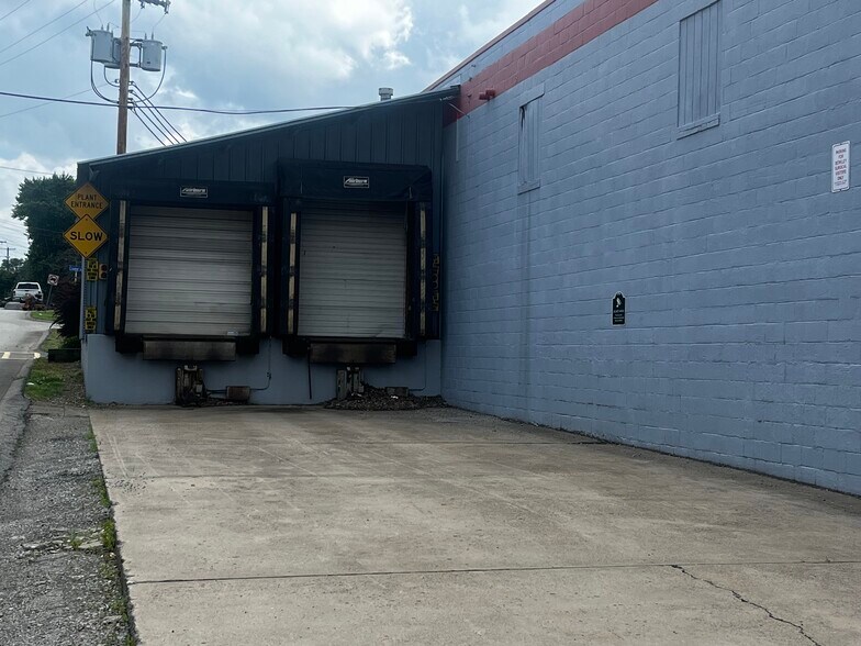 More Photos Of 50 Virginia Ave, Uniontown Warehouse For Lease