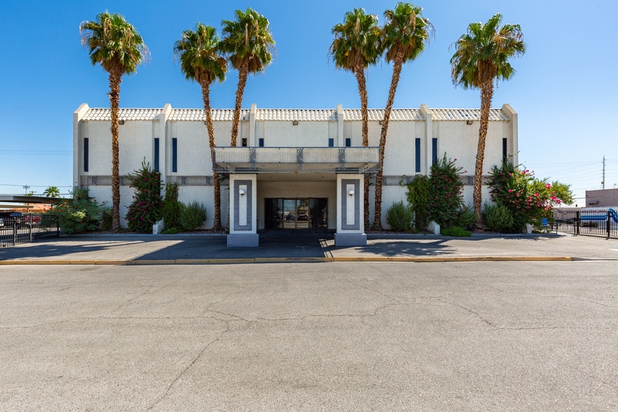 More Photos Of 844 E Sahara Ave, Las Vegas Loft Creative Space For Lease