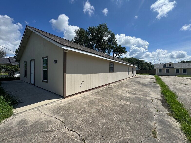 More Photos Of 2924 Byley Blvd, Orange Assisted Living For Lease