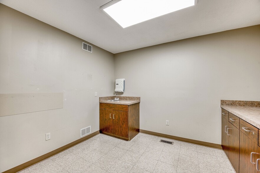 More Photos Of 1202-1214 N Monroe Dr, Xenia Medical For Sale
