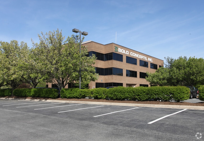 More Photos Of 814 W Diamond Ave, Gaithersburg Office For Sale