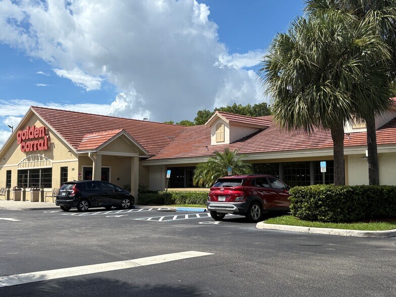 More Photos Of 389 Winchester Park Blvd, Boynton Beach Restaurant For Sale