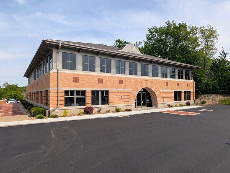 More Photos Of 3300 Eagle Run Dr NE, Grand Rapids Medical For Lease