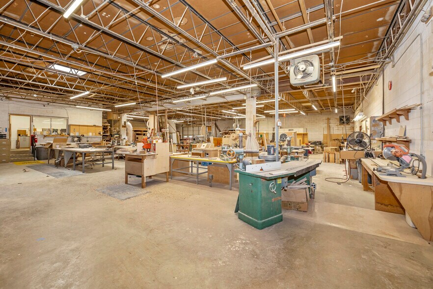 More Photos Of 18001 Sellman Rd, Dickerson Light Manufacturing For Sale