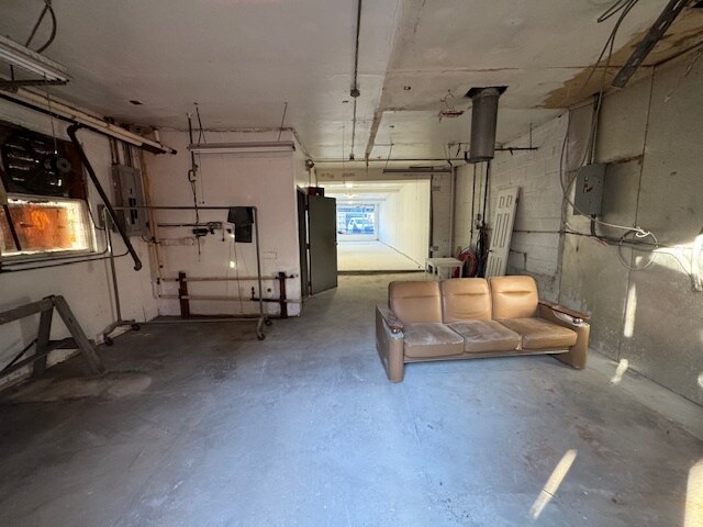 More Photos Of 483 Kings Hwy, Valley Cottage Storefront For Lease