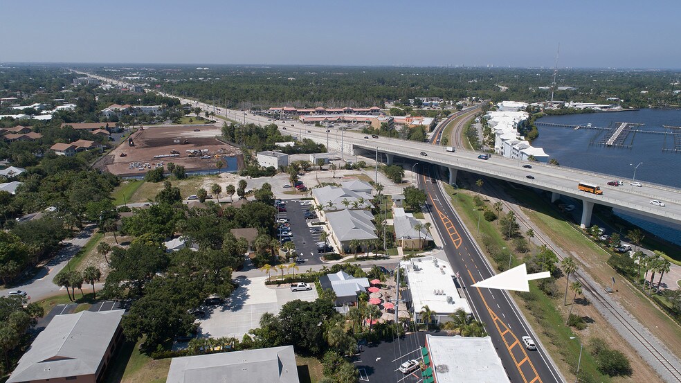 More Photos Of 514 NW Dixie Hwy, Stuart Restaurant For Sale