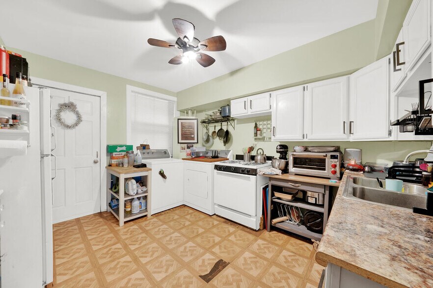 More Photos Of 1150 W Belmont Ave, Chicago Apartments For Sale