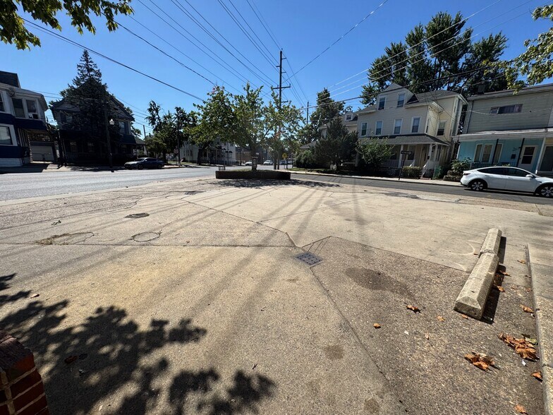 More Photos Of 17 Broadway, Gloucester City Restaurant For Sale