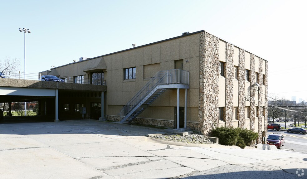 More Photos Of 950 Greentree Rd, Pittsburgh Loft Creative Space For Lease