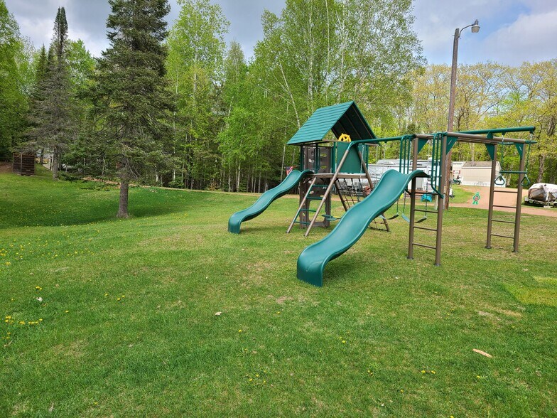 More Photos Of 4505 E Tri Lakes Rd, Superior Trailer Camper Park For Sale