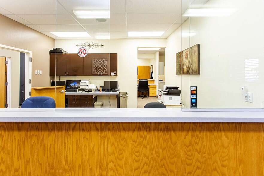 More Photos Of 1263 Bennett Ave, Burley Medical For Lease