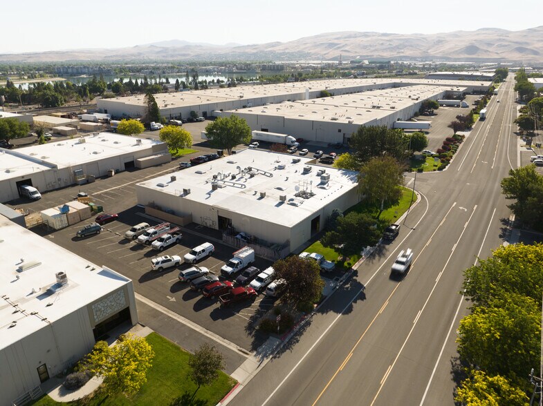 More Photos Of 680 E Glendale Ave, Sparks Warehouse For Sale