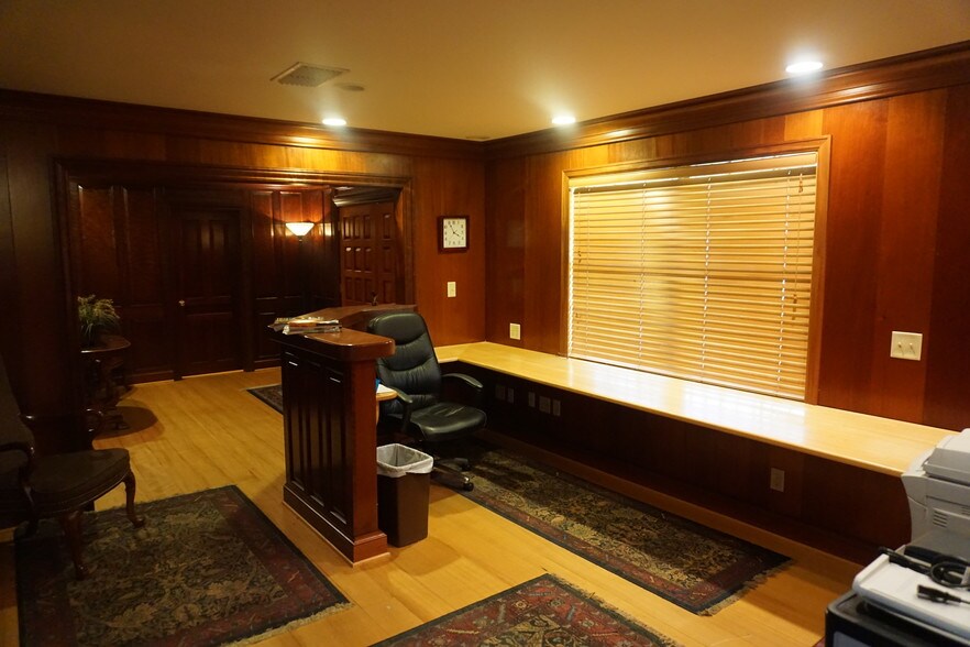 More Photos Of 403 N Main St, Evergreen Warehouse For Sale