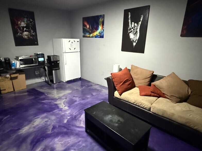 More Photos Of 1142 W Indian School Rd, Phoenix Office For Sale