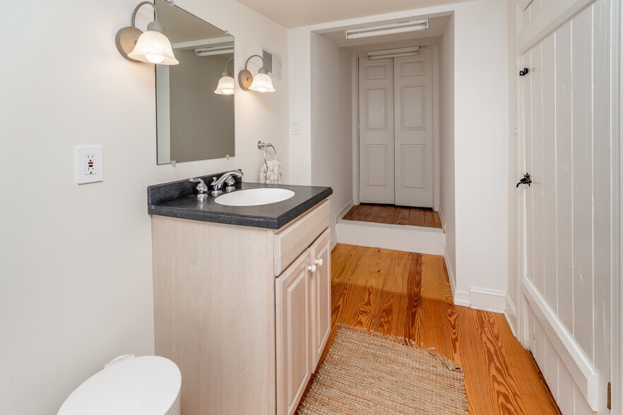 More Photos Of 24 N Main St, Lambertville Office For Sale