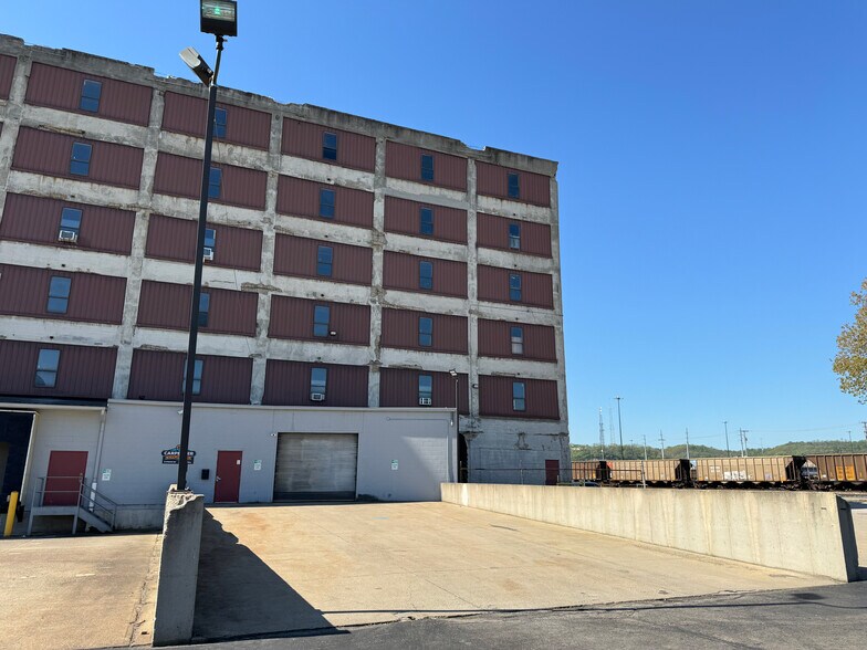 More Photos Of 2701 Spring Grove Ave, Cincinnati Warehouse For Lease