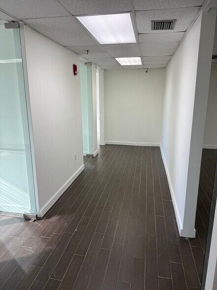 More Photos Of 2600 SW 3rd Ave, Miami Office For Lease