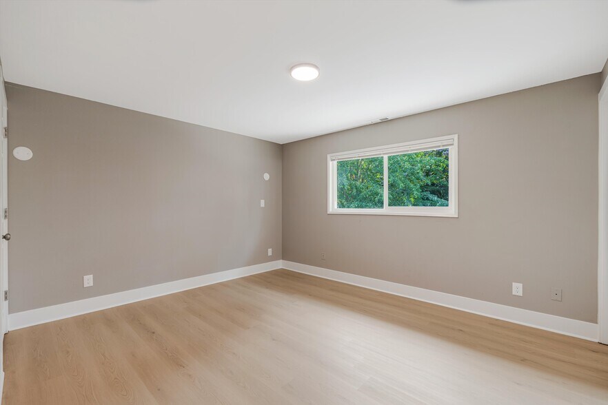 More Photos Of 2706 SE Spruce St, Hillsboro Healthcare For Sale