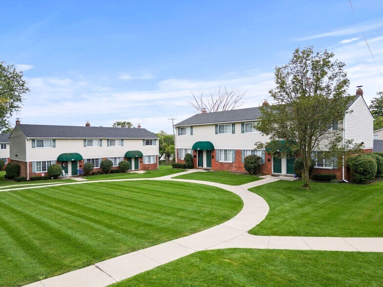 More Photos Of 425 Donovan St, South Lyon Apartments For Sale