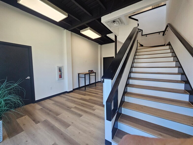 More Photos Of 32502 Tamina Rd, Magnolia Office For Lease