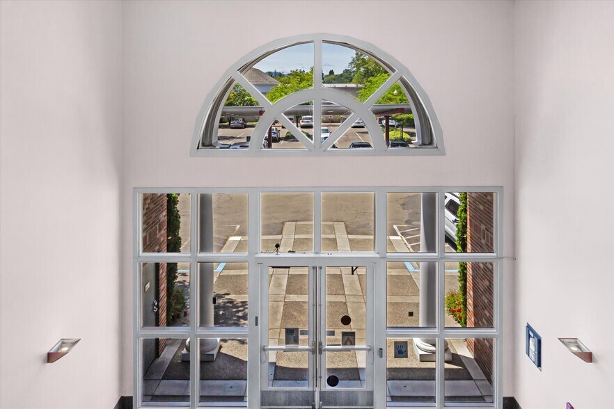 More Photos Of 8911 Lakewood Dr, Windsor Medical For Lease