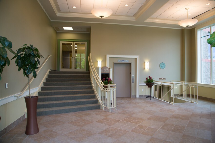 More Photos Of 75 New Hampshire Ave, Portsmouth Office For Lease