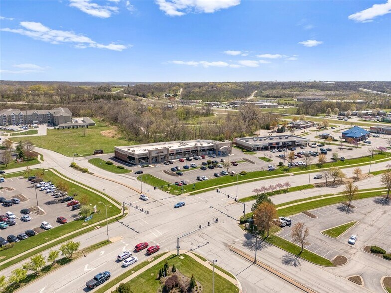 More Photos Of 18931 E Valley View Pky, Independence Storefront Retail Office For Lease