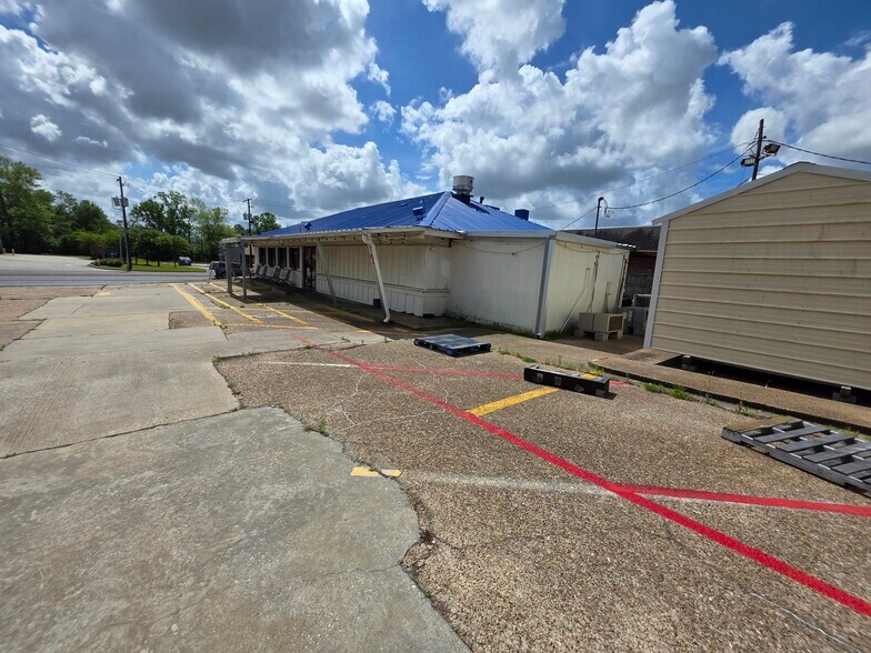 More Photos Of 720 Highway 96 S, Silsbee Restaurant For Sale
