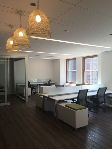 More Photos Of 333 N Michigan Ave, Chicago Office For Lease