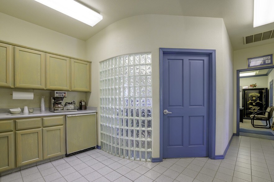 More Photos Of 8008 W Shields Ave, Fresno Food Processing For Sale