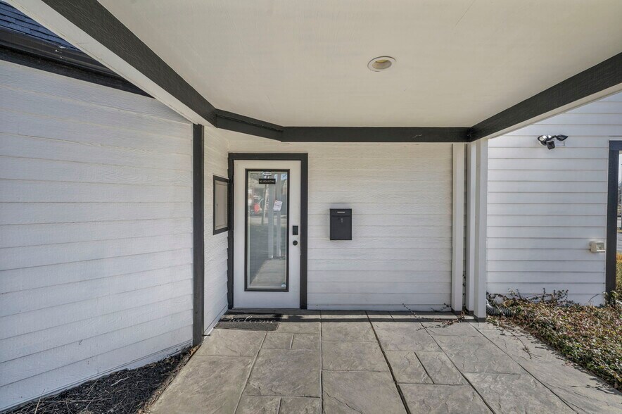 More Photos Of 1824 E Broad St, Columbus Office Residential For Lease